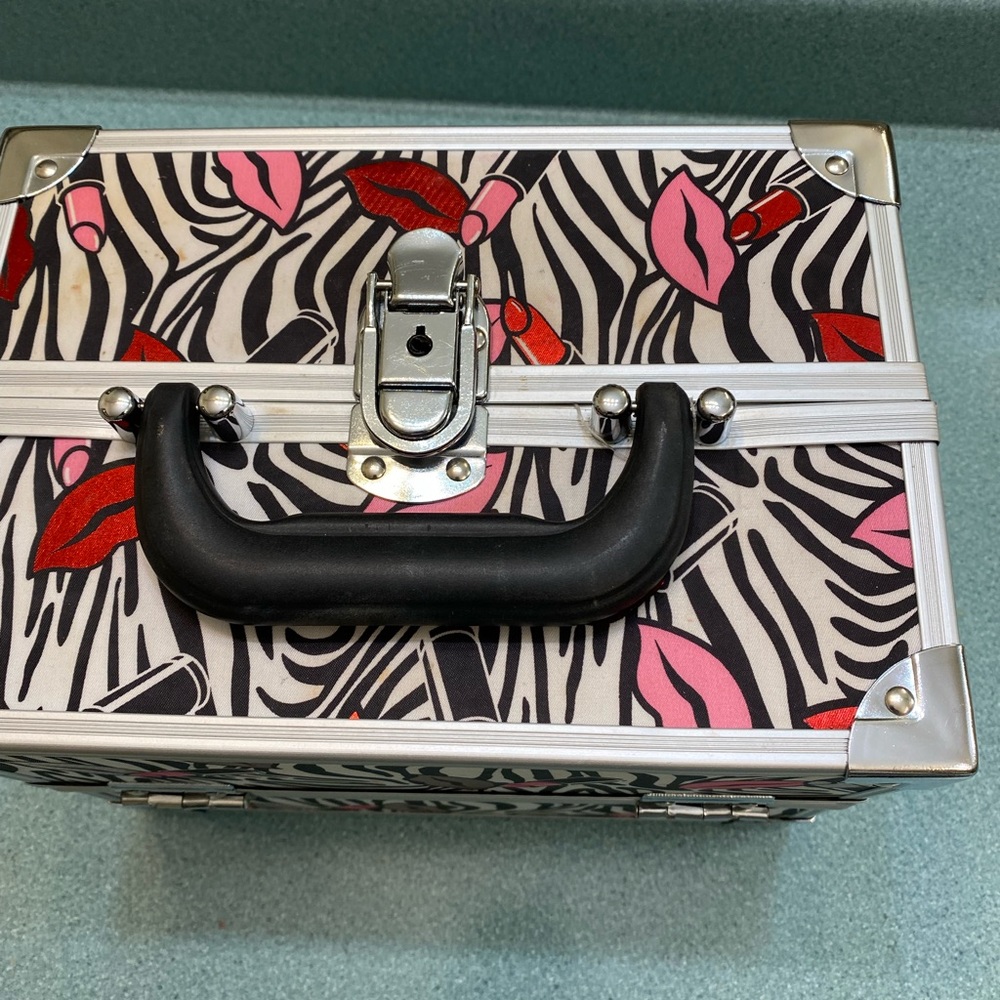 Makeup box